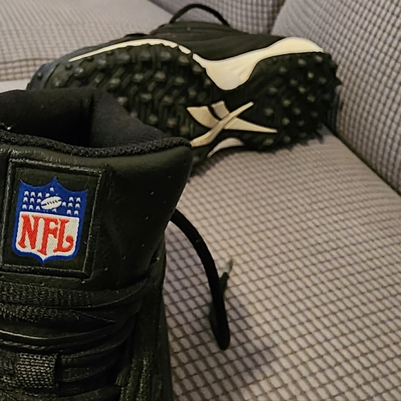 Reebok Official NFL Turf Football Cleats - Picture 6 of 9
